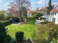 „Hier sitzt man in der ersten Reihe –  2-Zi.-OG-ETW in S-Sonnenberg“, 70597 Stuttgart / Sonnenberg, Wohnung