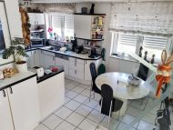 „Split-Level-DHH mit Fernblick und Garage in Halbhöhenlage von Oberboihingen“, 72644 Oberboihingen, Doppelhaushälfte