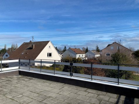 Viel Platz, tolle Dachterrasse, großzügiger Garten; EFH in Bubesheim mit Option für zwei Familien, 89347 Bubesheim, Zweifamilienhaus