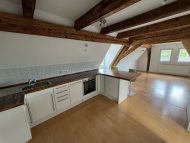 „Alt, aber mit Charme – 2-Zi.-DG-ETW (denkmalgeschützt) in naturnaher Lage von Stuttgart-Heumaden“, 70619 Stuttgart / Heumaden, Dachgeschosswohnung