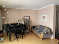 „Familienparadies – Reihenmittelhaus mit viel Platz und Garten in Kissing; Anfang 2025 beziehbar“, 86438 Kissing, Reihenhaus