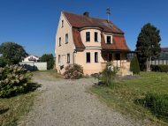 Charmantes Altbauanwesen in Altenstadt: Solides Fundament, großes Grundstück & Platz für Neues, 89281 Altenstadt, Einfamilienhaus