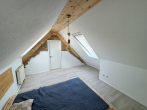 Kinderzimmer - “ Attraktive 4-Zi.- Maisonette-Wohnung mit Balkon in ruhiger Wohnlage“