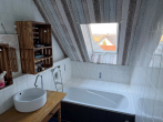 Badezimmer - “ Attraktive 4-Zi.- Maisonette-Wohnung mit Balkon in ruhiger Wohnlage“