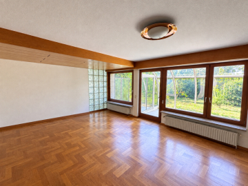„Renovierungsbedürftige DHH mit viel Platz und großem Garten in beliebter Lage von S-Möhringen“, 70567 Stuttgart / Möhringen, Doppelhaushälfte