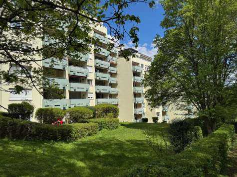 „Komfortable 4,5-Zimmer-Obergschoßwohnung in naturnaher Lage von Stuttgart-Hoffeld“, 70597 Stuttgart / Hoffeld, Wohnung