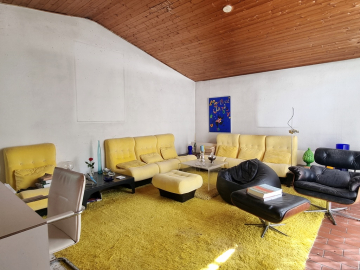 „Villenlage trifft Potenzial – Sanierungsobjekt oder Neubeginn auf großem Grundstück im Grünen“, 70839 Gerlingen, Einfamilienhaus