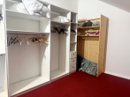 Vielseitiges Haus in Grünenbach – saniert, mit 3 Wohnungen, Ausbaupotenzial & Vermietungschance! - Ankleide DG