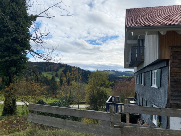 Schönes, saniertes Bauernhaus mit 3 WE bei Grünenbach zum Wohlfühlen, auch für Vermietung geeignet, 88167 Grünenbach, Mehrfamilienhaus