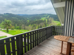 Vielseitiges Haus in Grünenbach – saniert, mit 3 Wohnungen, Ausbaupotenzial & Vermietungschance! - Balkon DG
