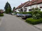 "Familienfreundliche 4-Zimmer-Wohnung mit Terrasse und Gartenanteil" - Stellplätze