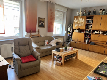 „Attraktive 4-Zi.-ETW in S-Untertürkheim – viel Potenzial für Eigennutzer & Kapitalanleger“, 70327 Stuttgart Untertürkheim / Untertürkheim, Wohnung