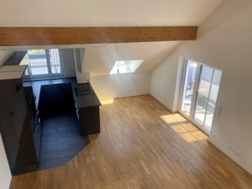 Seniorengerechte, große, neuwertige 2,5-Zi.-Maisonette in Krumbach – mit Aufzug u. TG-Stellplatz, 86381 Krumbach, Maisonettewohnung