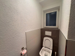 ''Großzügige 3,5-Zimmer Erdgeschosswohnung im Zentrum von Altbach - Ideal für Paare und Singles'' - WC