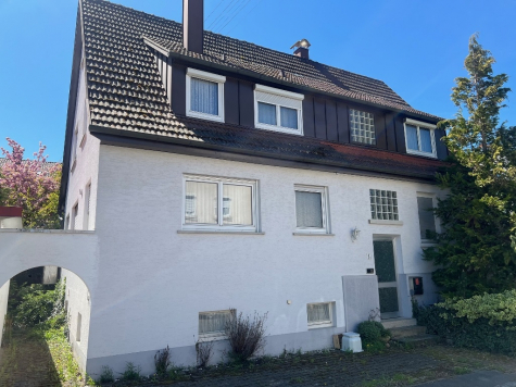 „Handwerker aufgepasst – Stark renovierungsbedürftiges 2-FH in ruhiger Lage von Bempflingen“, 72658 Bempflingen, Zweifamilienhaus