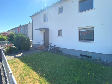 Neu-Ulm: Modernisiertes Mehrfamilienhaus (DHH) mit idyllischem Garten in Donau-Nähe, 89231 Neu-Ulm / Offenhausen, Mehrfamilienhaus