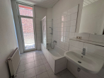 Bad - Helle 2,5-Zi.-Altbau-ETW in zentraler Lage von S-Süd (Heslach)