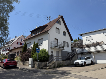 Großzügiges 2-Familienhaus mit Garagen- / Gewerbehalle in Söhnstetten, 89555 Steinheim am Albuch / Söhnstetten, Zweifamilienhaus