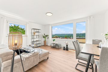 „Wohnen mit Ausblick – Modernisierte 2,5-Zimmer Wohnung mit zwei Terrassen in Esslingen“, 73730 Esslingen am Neckar, Wohnung