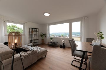 „Wohnen mit Ausblick – Modernisierte 2,5-Zimmer Wohnung mit zwei Terrassen in Esslingen“, 73730 Esslingen am Neckar, Wohnung