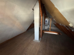 "Solide gebautes 1-2 Familienhaus in guter Lage von Böblingen-Dagersheim" - Dachboden