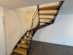 "Einziehen und Wohlfühlen - Neuwertige 5,5-Zi.-DG-Mais.-ETW mit viel Platz in Weil im Schönbuch" - Treppe