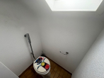 ''Kompakte und möblierte 3-Zimmer-Dachgeschosswohnung im herzen von Altbach'' - WC