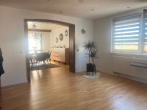 "Vielseitiges, kernsaniertes Zweifamilienhaus mit Bonushäuschen u. Garten in Reutlingen-Mittelstadt" - Diele EG