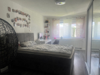 "Vielseitiges, kernsaniertes Zweifamilienhaus mit Bonushäuschen u. Garten in Reutlingen-Mittelstadt" - Kind I EG