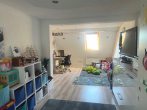 "Vielseitiges, kernsaniertes Zweifamilienhaus mit Bonushäuschen u. Garten in Reutlingen-Mittelstadt" - Kind I DG