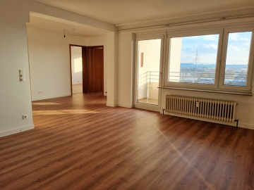 „Helle 3,5-Zi.-OG-Wohnung mit Balkon, Aufzug, TG & Wellnessbereich in Ostfildern-Scharnhausen“, 73760 Ostfildern / Scharnhausen, Wohnung