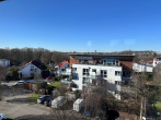 "Familienfreundliche 4,5 Zi.-DG-ETW mit großem Balkon in Kornwestheim-Pattonville" - Wohnen mit Blick aus dem Fenster