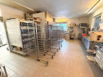 3-Familienhaus mit vielseitig nutzbarer Gewerbefläche in Althütte - Backstube Bild III