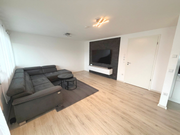 Wohnen im Herzen von Uhingen – Großzügige 4,5-Zimmer-Eigentumswohnung mit Wohlfühlcharakter, 73066 Uhingen, Wohnung