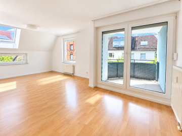 „City-Flair trifft Wohnkomfort – 3 Zimmer, Balkon, Aufzug und Tiefgarage“, 70178 Stuttgart / Stuttgart-Süd, Wohnung