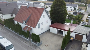 Wohntraum mit Pool – Ein bis Zweifamilienhaus in Augsburg-Bärenkeller, 86156 Augsburg / Bärenkeller, Zweifamilienhaus